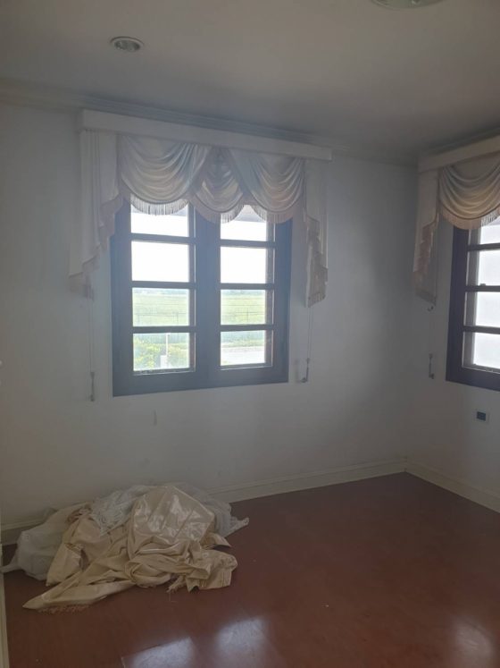 ลูกค้าของเรา Lakeside Villa - รูปที่ 2 | อัมพรการม่าน